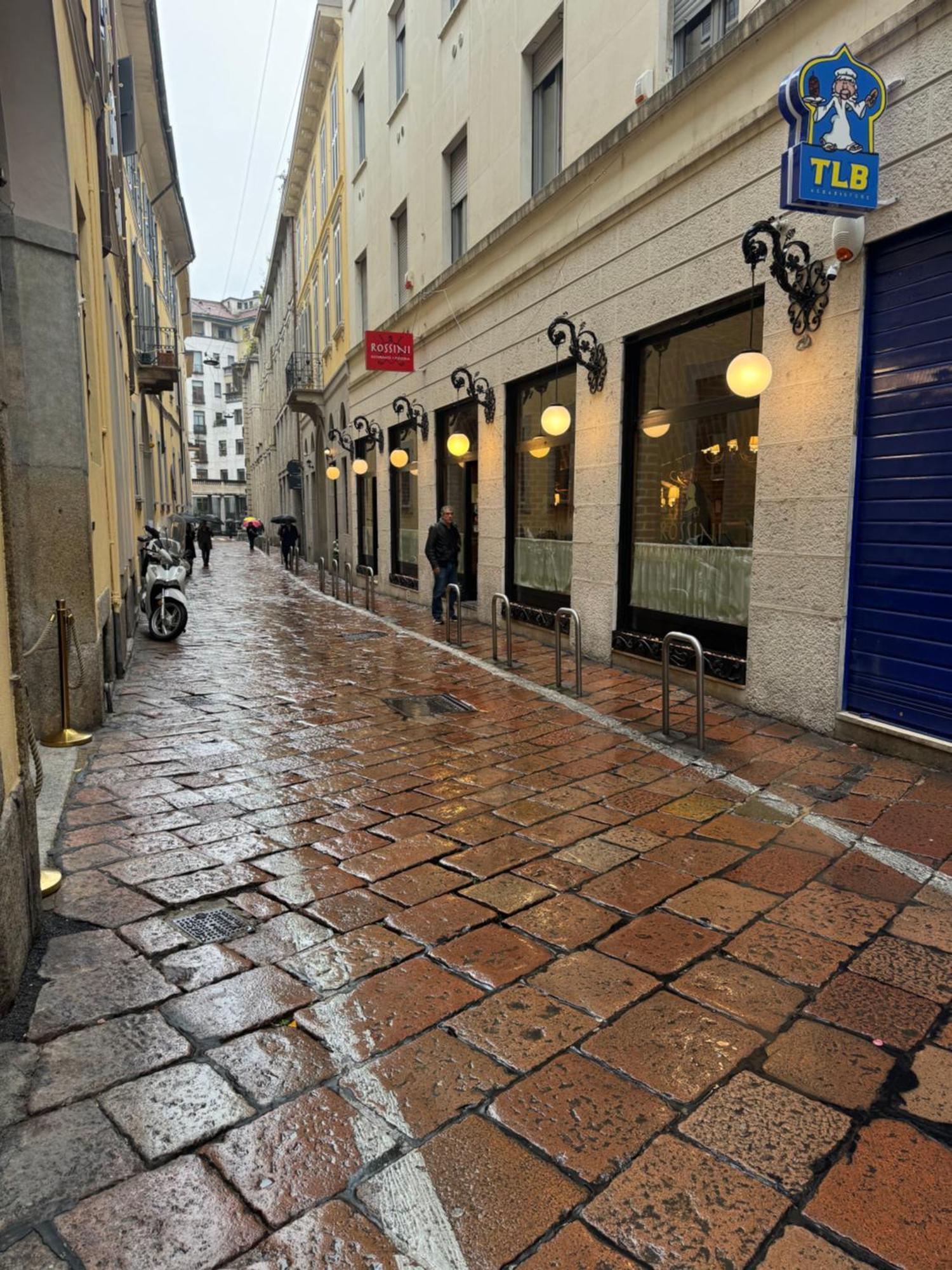Free 30 Minutes Preemptive Cognitive Disconnect Therapy Price Location Real Duomo Palace Mini Suite Milán Exterior foto