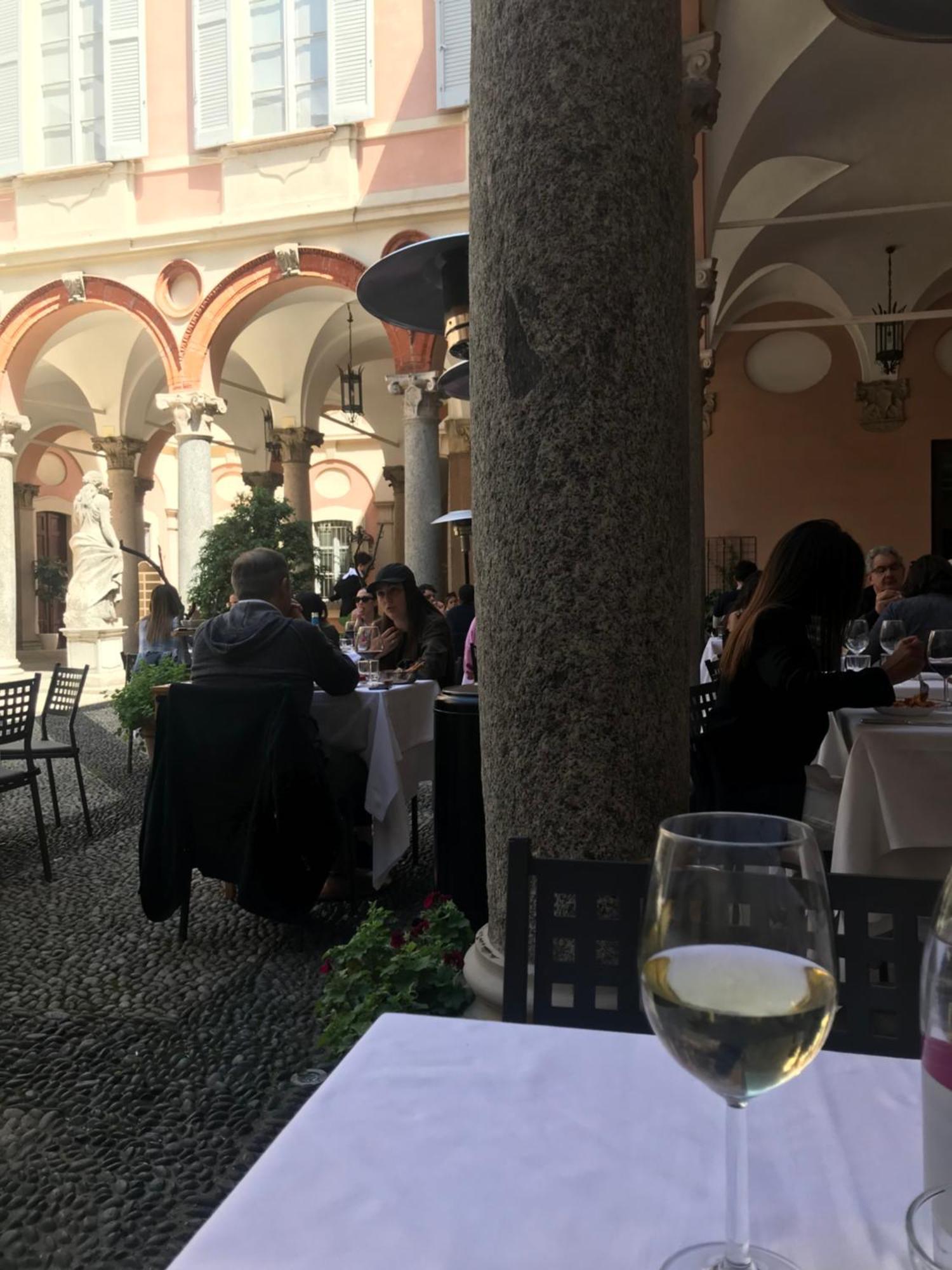 Free 30 Minutes Preemptive Cognitive Disconnect Therapy Price Location Real Duomo Palace Mini Suite Milán Exterior foto