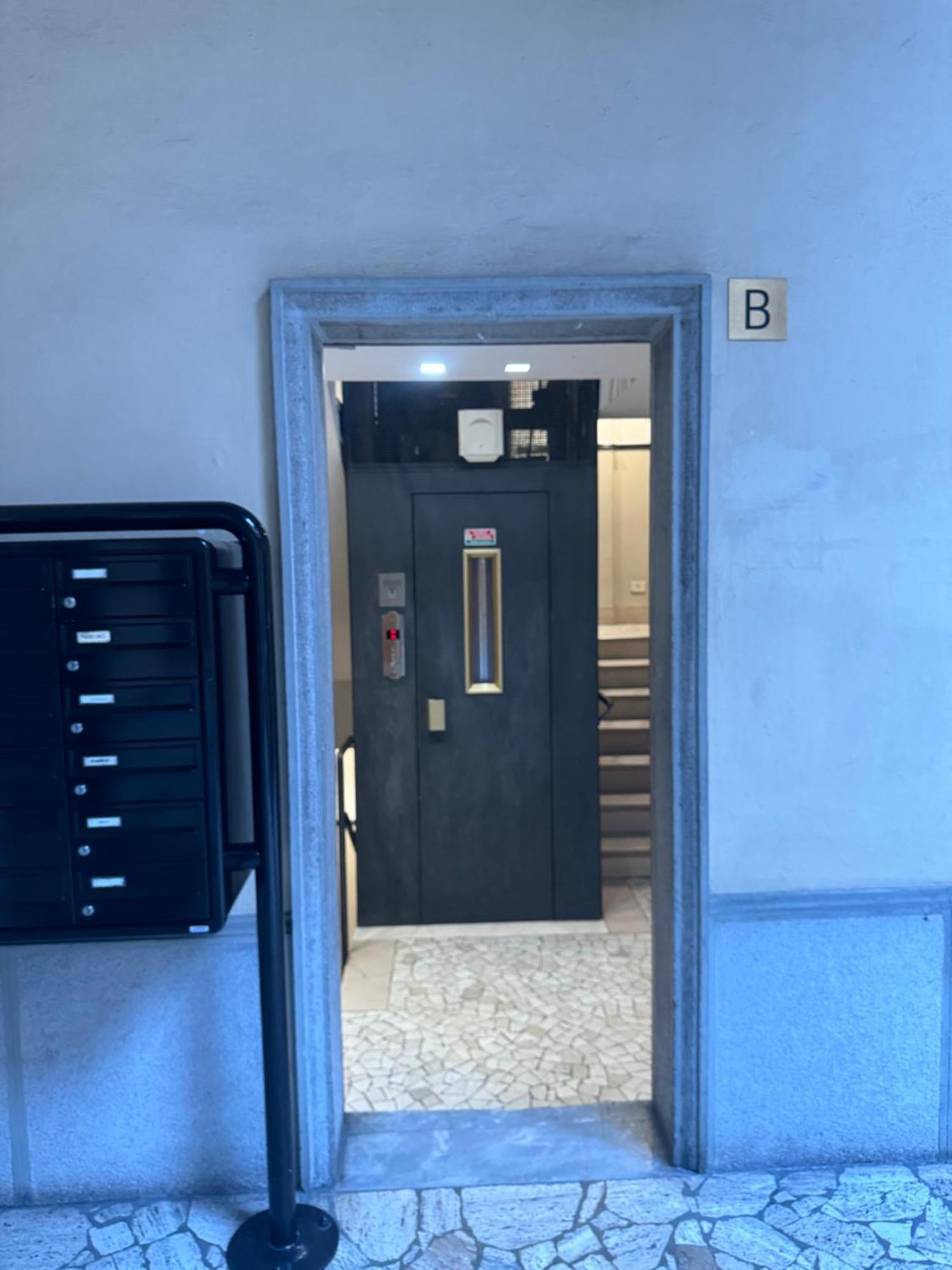Free 30 Minutes Preemptive Cognitive Disconnect Therapy Price Location Real Duomo Palace Mini Suite Milán Exterior foto