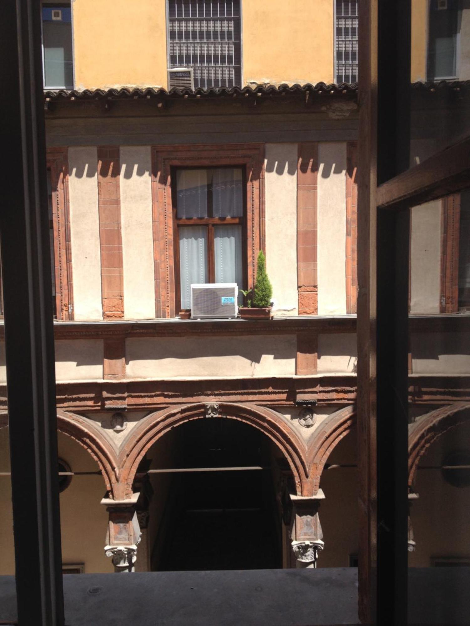 Free 30 Minutes Preemptive Cognitive Disconnect Therapy Price Location Real Duomo Palace Mini Suite Milán Exterior foto